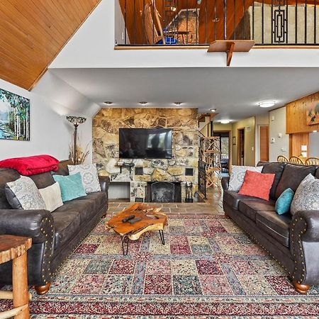 Smokystays Private Pool Chalet Gatlinburg Bagian luar foto