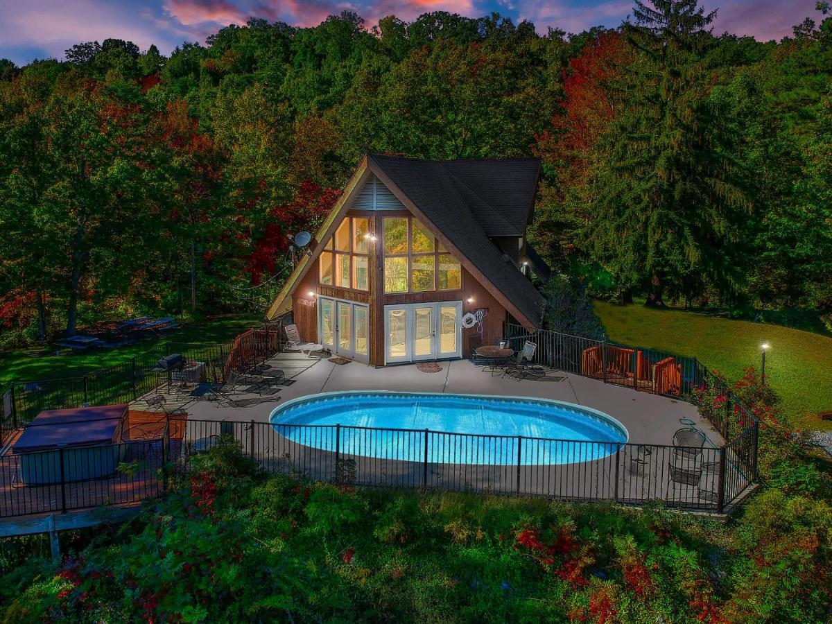 Smokystays Private Pool Chalet Gatlinburg Bagian luar foto