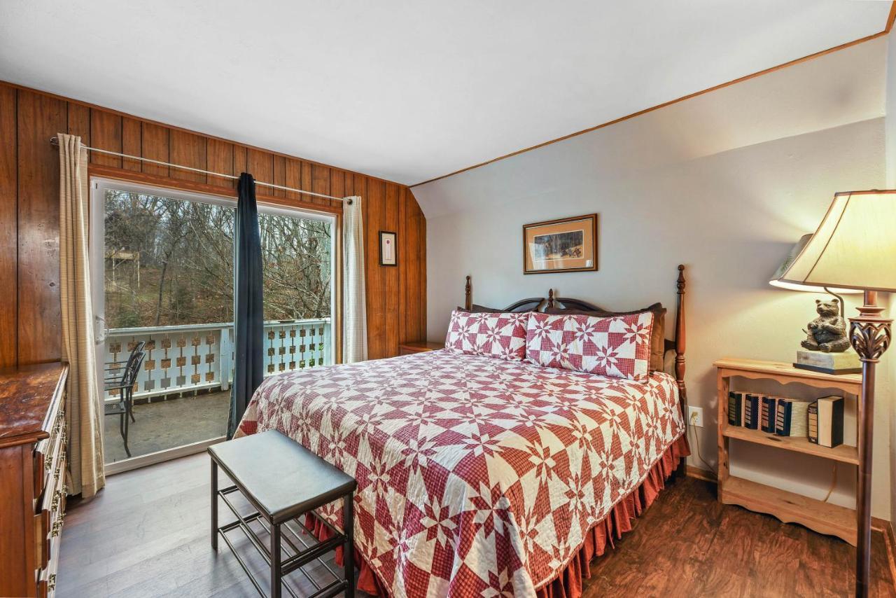 Smokystays Private Pool Chalet Gatlinburg Bagian luar foto