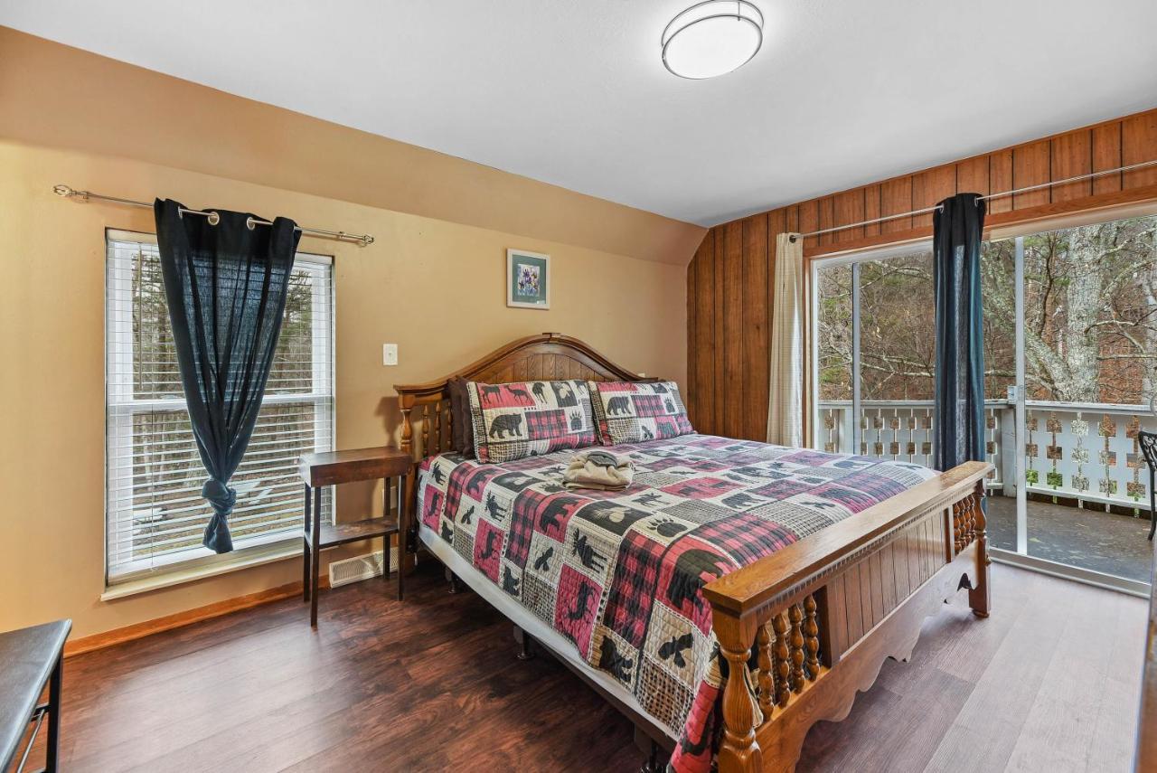 Smokystays Private Pool Chalet Gatlinburg Bagian luar foto