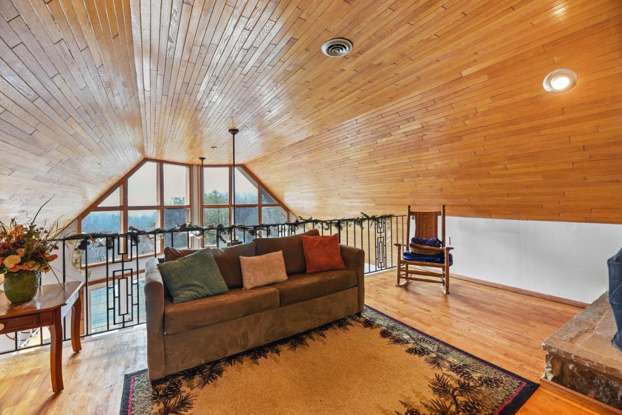 Smokystays Private Pool Chalet Gatlinburg Bagian luar foto