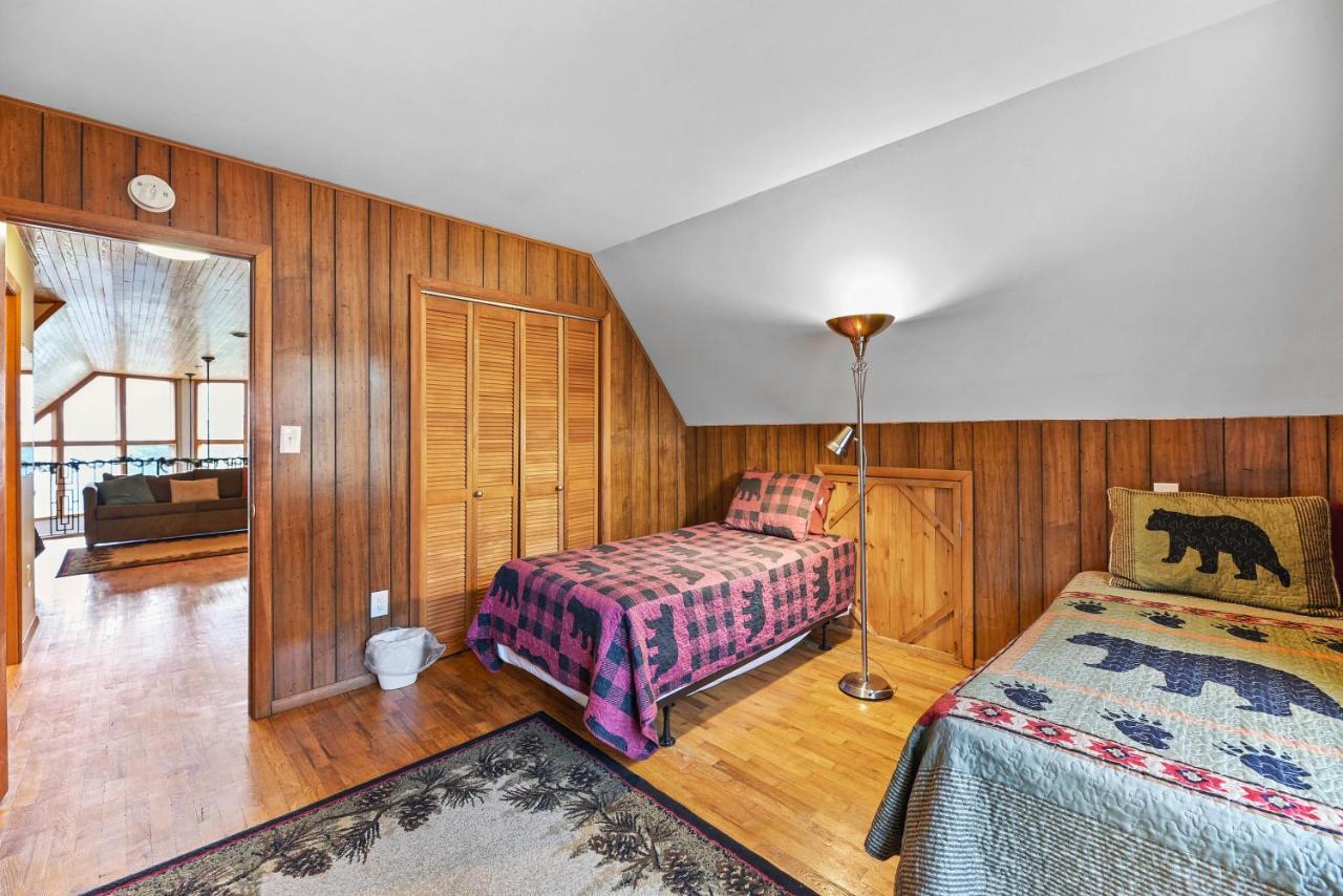 Smokystays Private Pool Chalet Gatlinburg Bagian luar foto