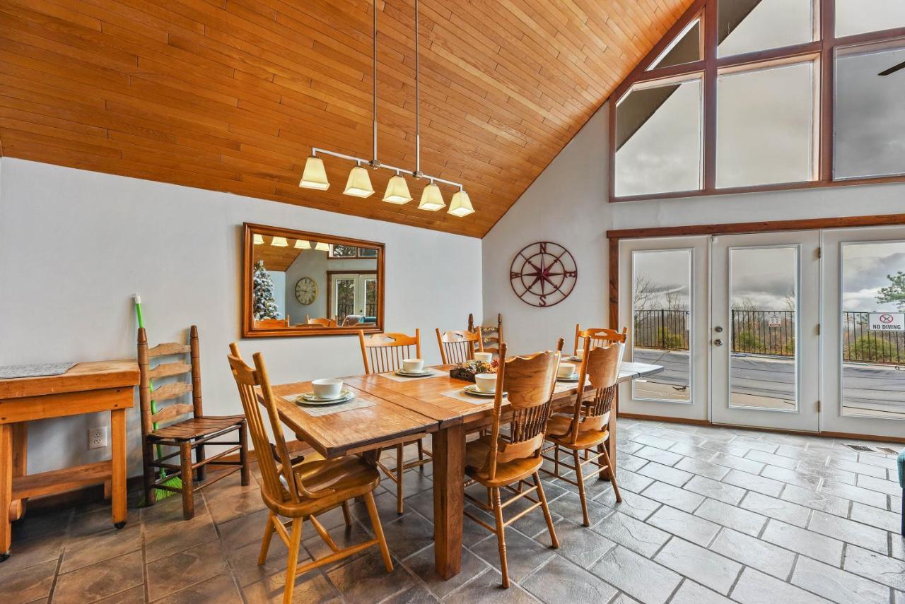 Smokystays Private Pool Chalet Gatlinburg Bagian luar foto